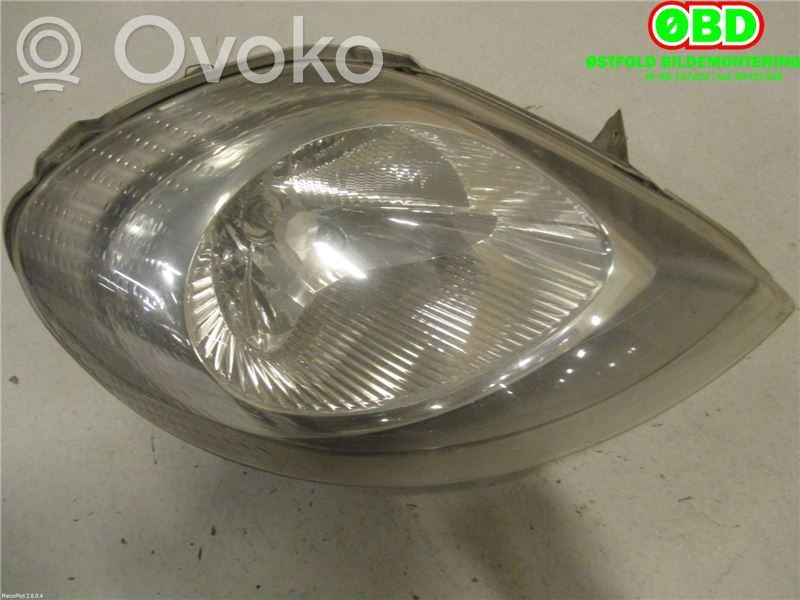 Opel Vivaro Lampa przednia 