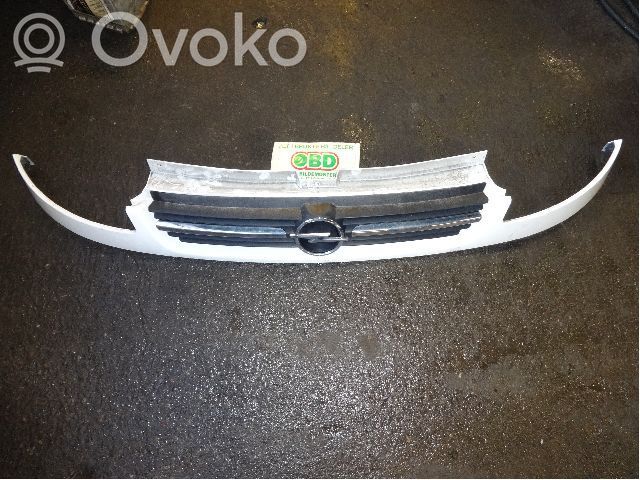 Opel Vivaro Front grill 