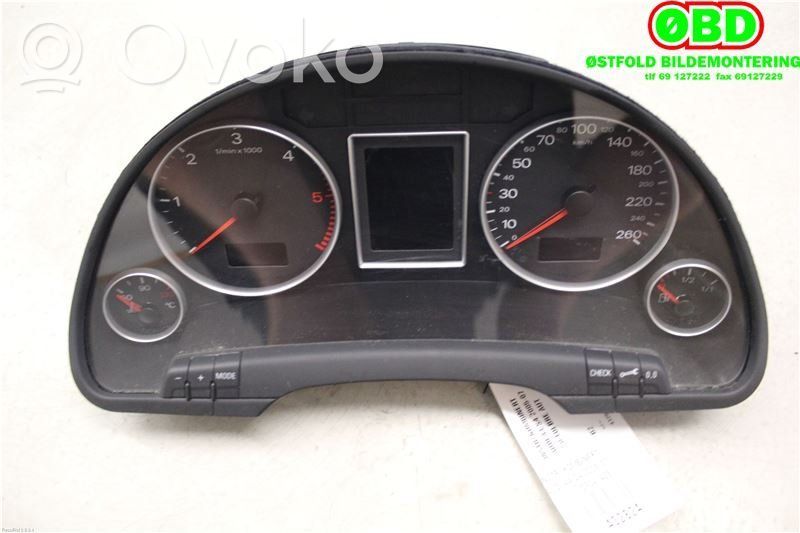 Audi A4 S4 B7 8E 8H Licznik / Prędkościomierz 