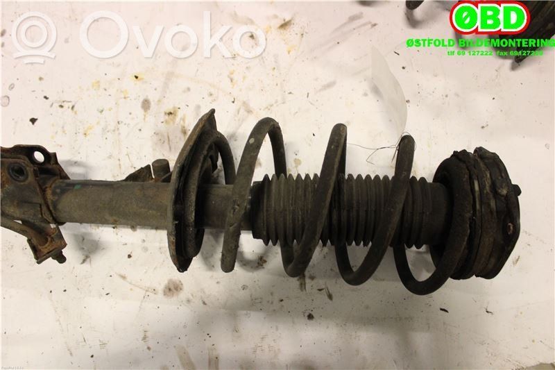 Nissan Qashqai Amortyzator osi przedniej ze sprężyną 