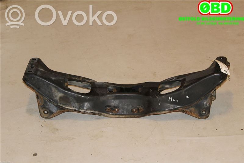 Subaru Legacy Priekinis traversas 
