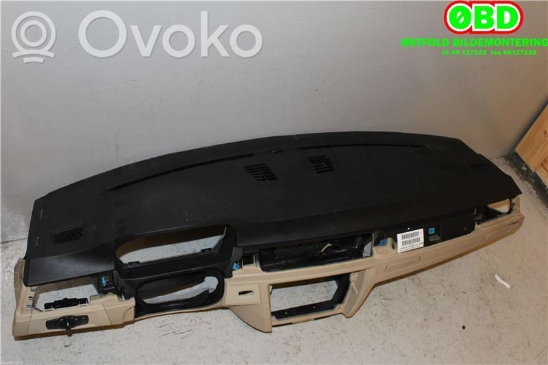 BMW 3 E90 E91 Dashboard 