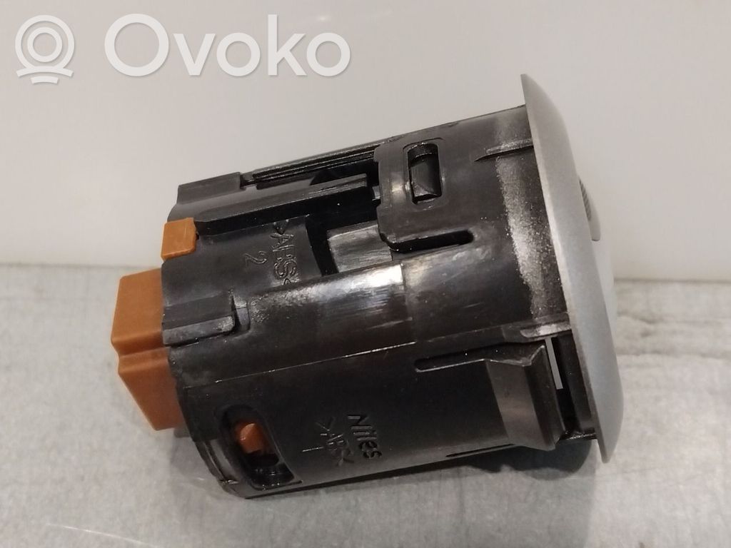 Nissan Leaf I (ZE0) Engine start stop button switch