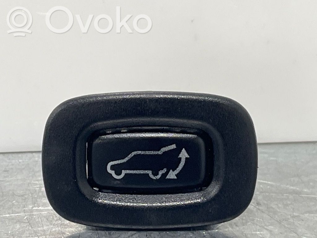 Mitsubishi Outlander Tailgate opening switch 