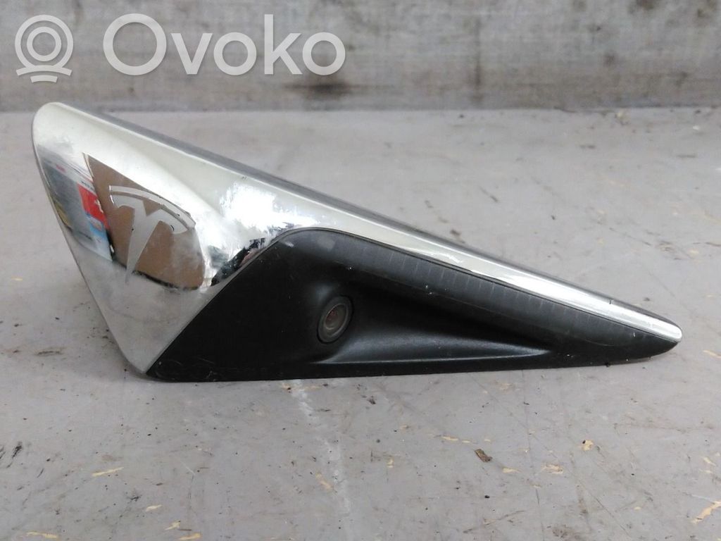 Tesla Model X Windshield/windscreen camera 
