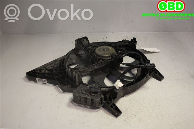 Nissan Primera Lüfterzarge 