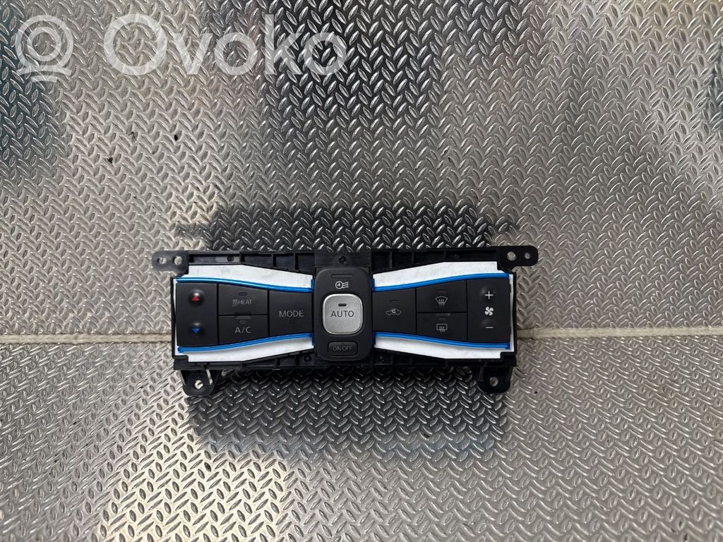Nissan NV200 Climate control/heater control trim 