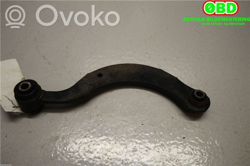 Toyota Avensis T270 Braccio di controllo sospensione posteriore 