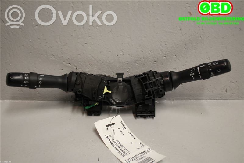 Toyota Avensis T270 Comutator/buton multifuncțional 