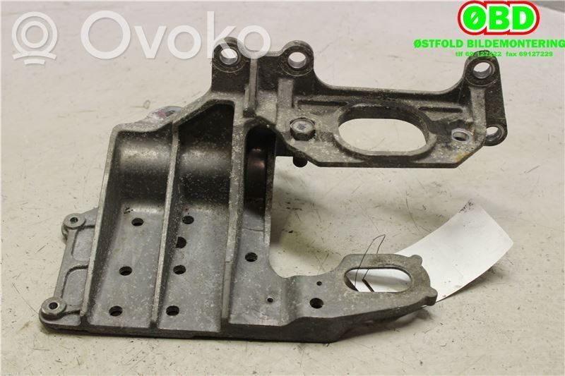 Nissan Qashqai Supporto di montaggio del motore 