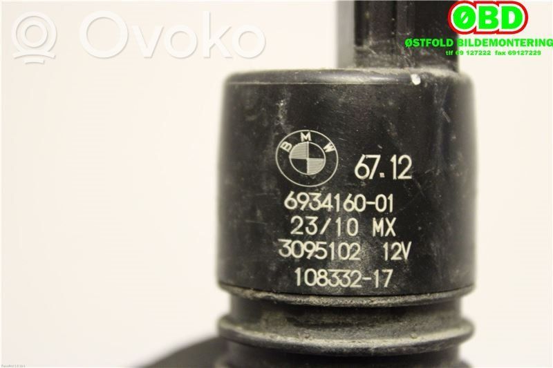 BMW X5 E70 Pompa spryskiwacza szyby przedniej / czołowej