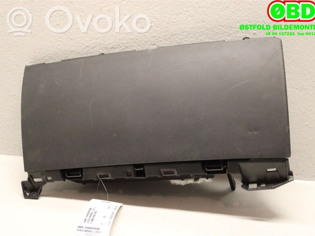 Tesla Model 3 Daiktadėžė 