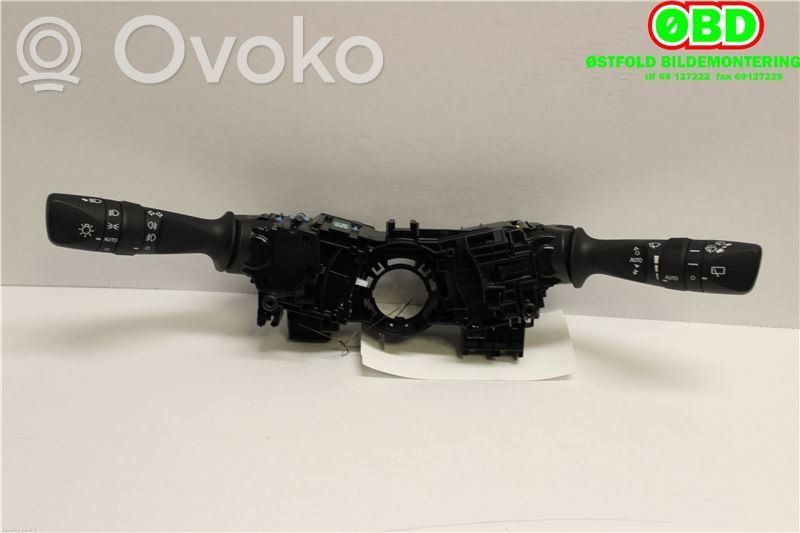 Toyota RAV 4 (XA40) Interruttore/pulsante di controllo multifunzione 