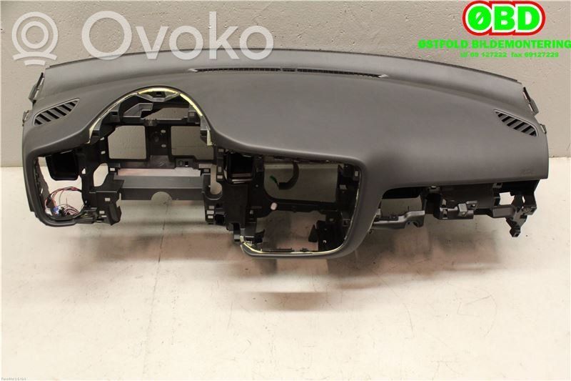Mitsubishi Outlander Dashboard 