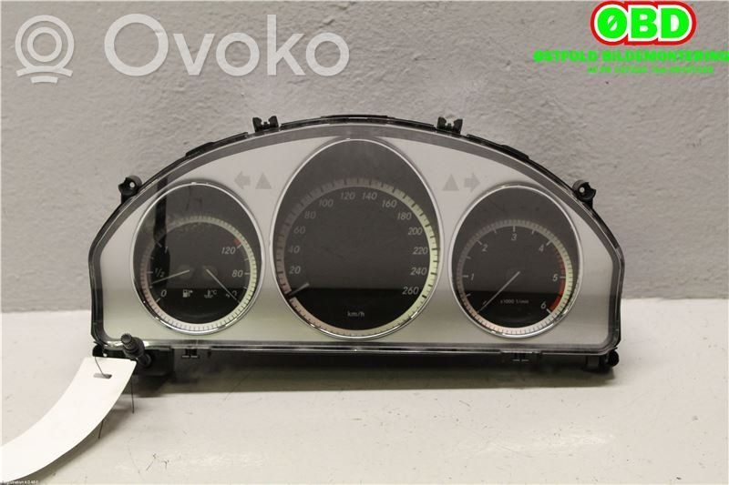 Mercedes-Benz C W204 Tachimetro (quadro strumenti)