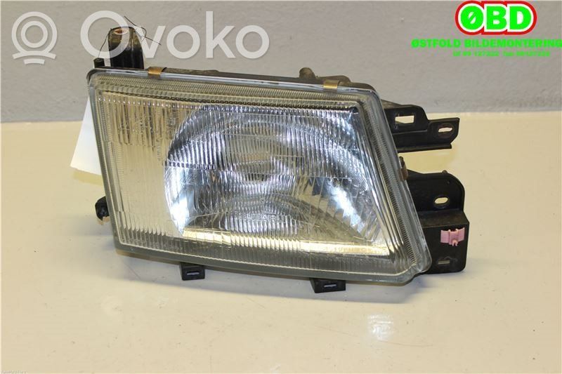 Subaru Forester SF Lampa przednia 