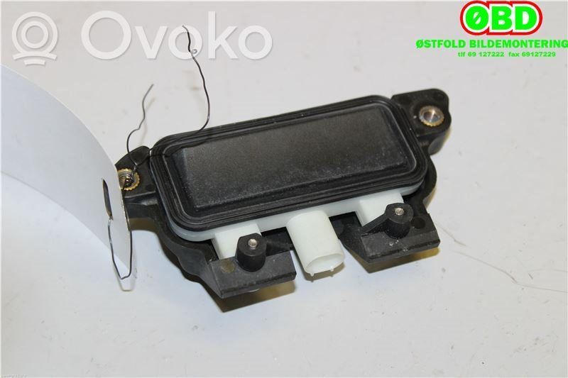 Tesla Model S Tailgate opening switch 