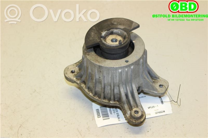 Mercedes-Benz E W213 Engine mount bracket 