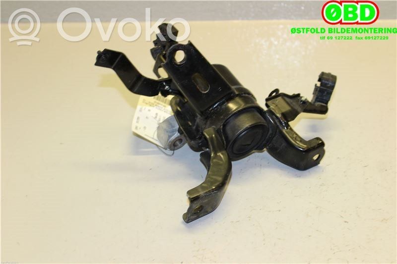 Toyota Auris 150 Wspornik / Mocowanie silnika 