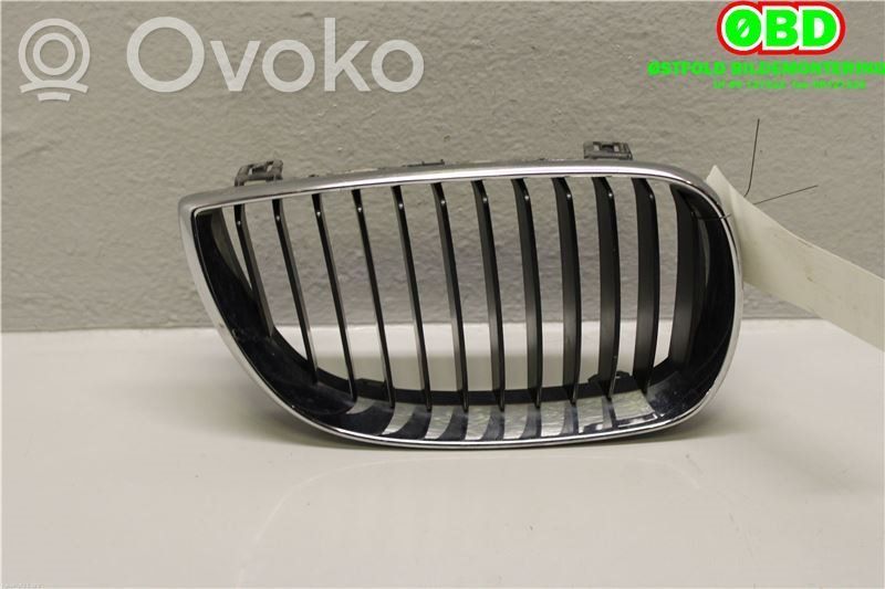 BMW 1 E81 E87 Moldura protectora de la rejilla de ventilación lateral del panel 