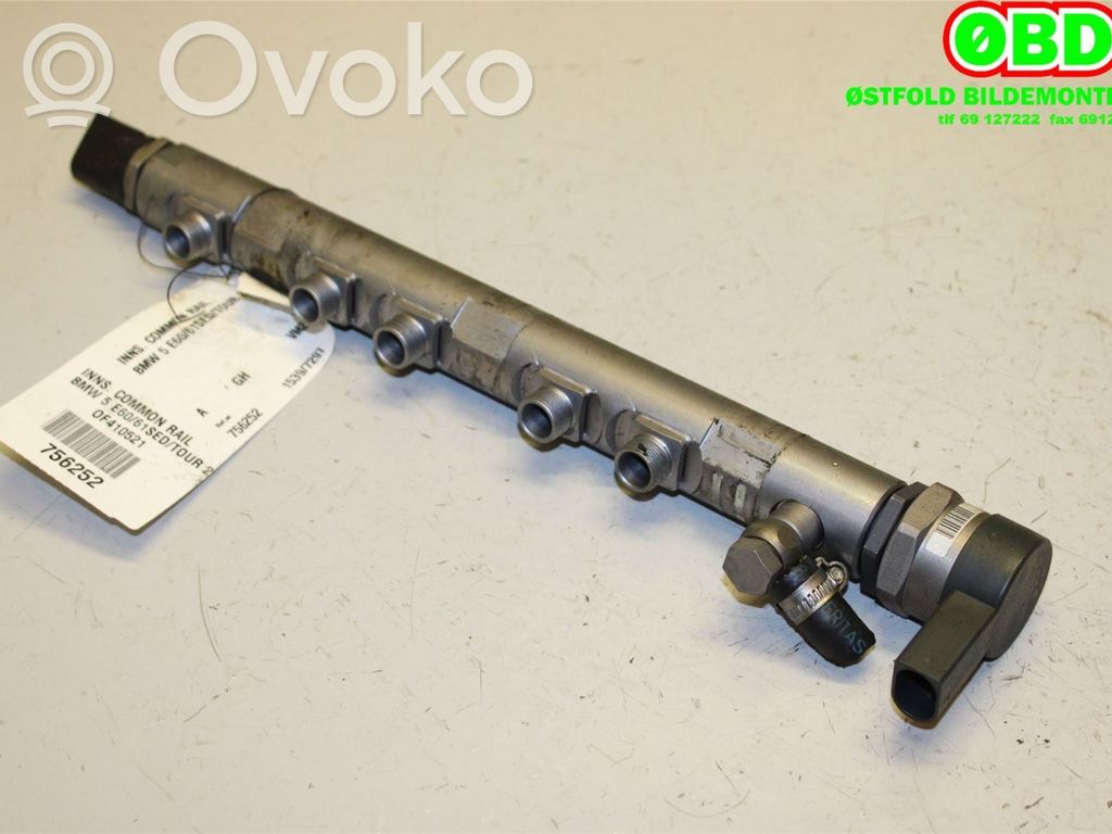 BMW 5 E60 E61 Fuel distributor 