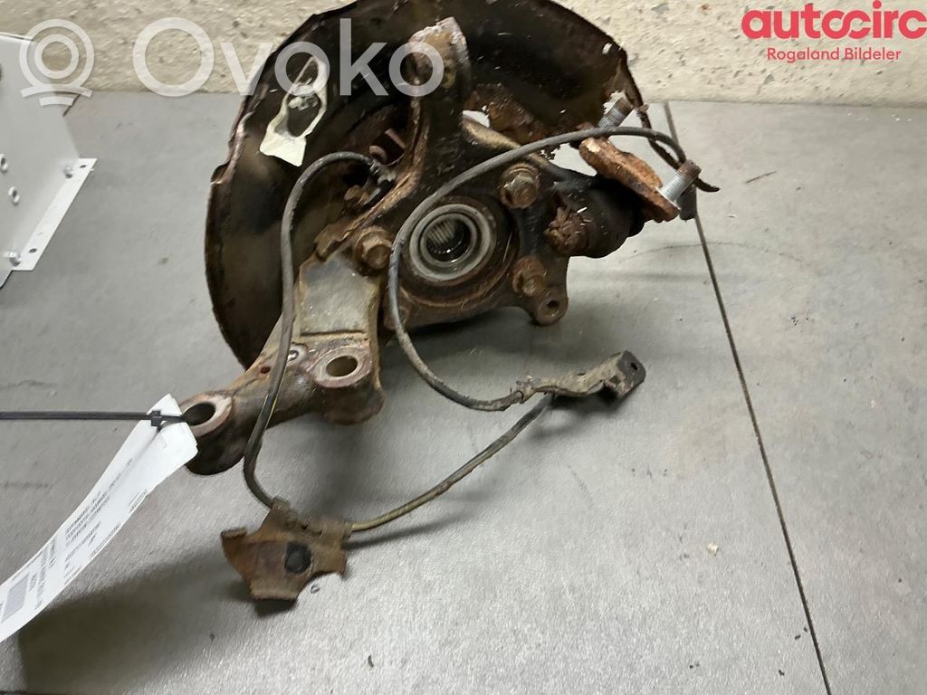 Toyota Auris E180 Fuso a snodo con mozzo ruota anteriore