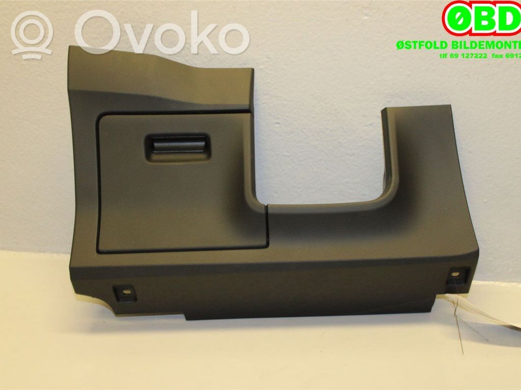 Audi e-tron Glove box 