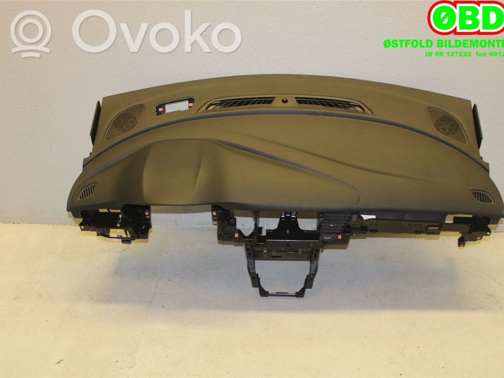 Opel Astra K Панель 