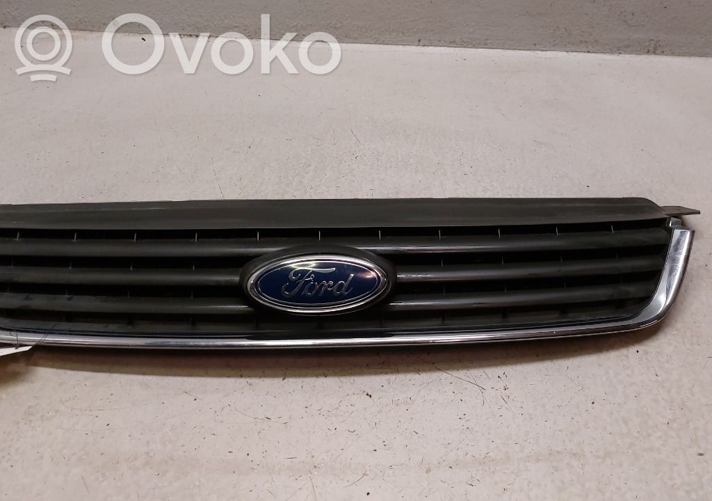 Ford Kuga I Front grill 