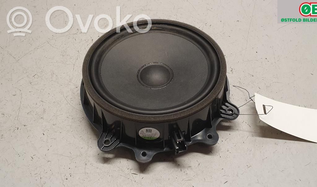 Altavoz de la puerta delantera