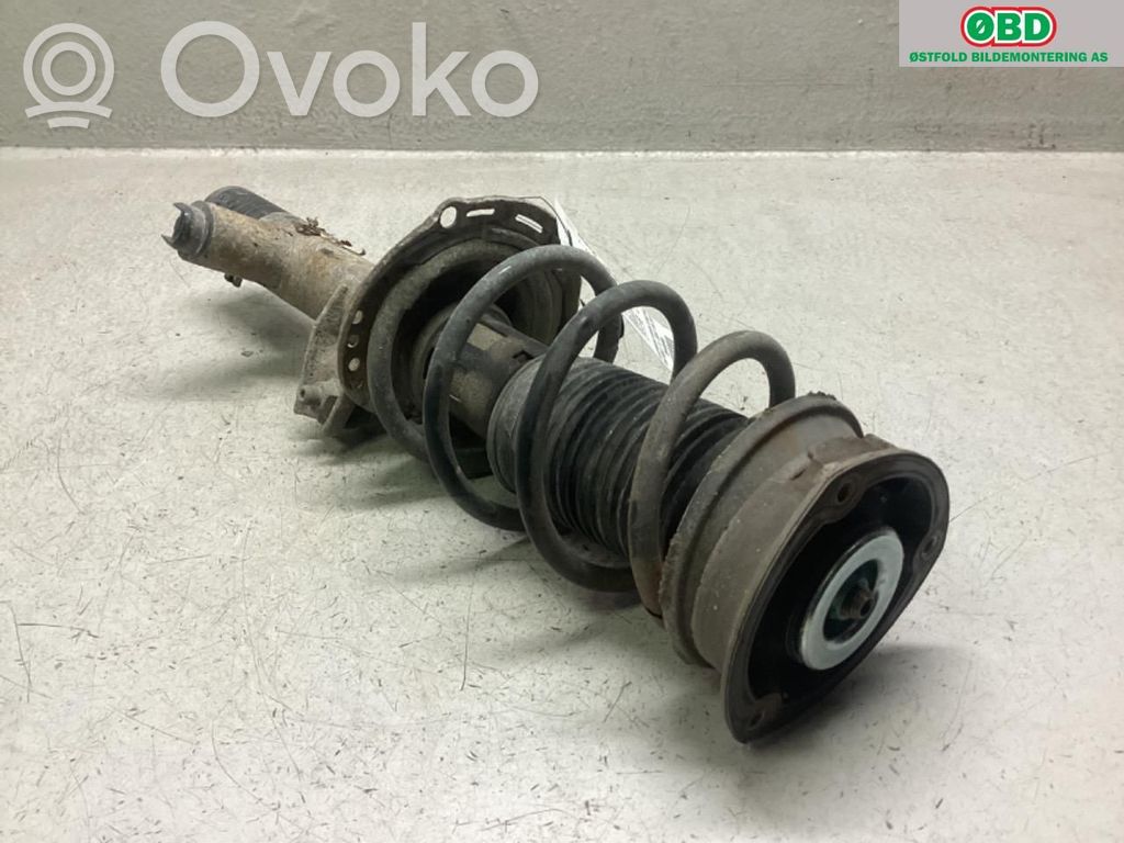 Volkswagen Golf VII Amortyzator osi przedniej ze sprężyną 
