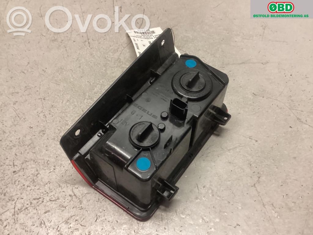 Renault Trafic III (X82) Lampă bară spate 