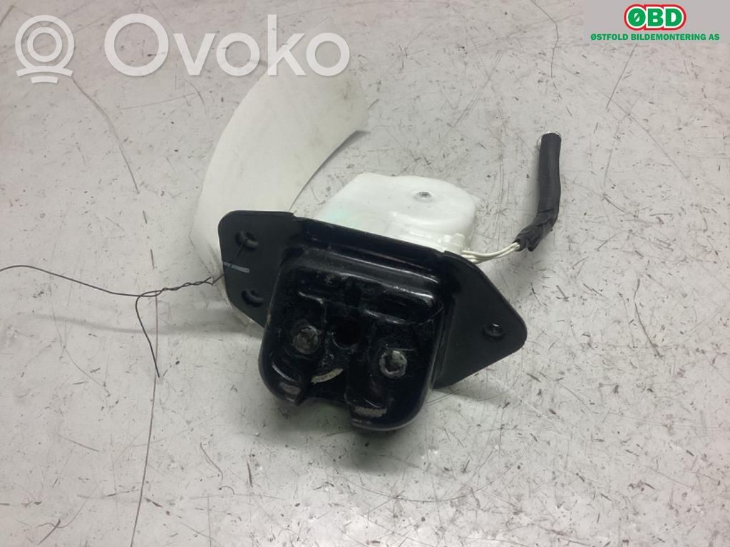Tailgate lock latch