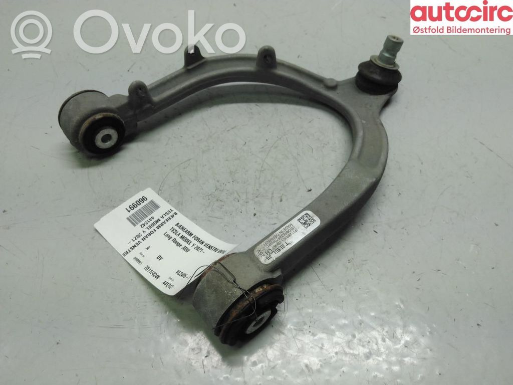 Brazo de suspensión delantero   128832100A,128832100A