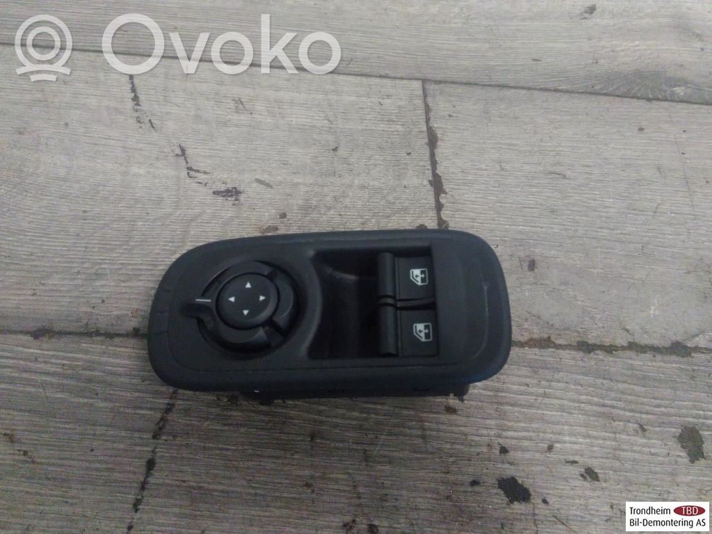 Fiat 500 Electric window control switch 