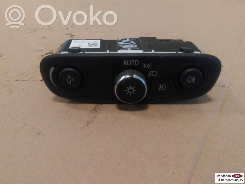 Interruptor de luz   84215920,YR004016YX,84215920,YR004016YX