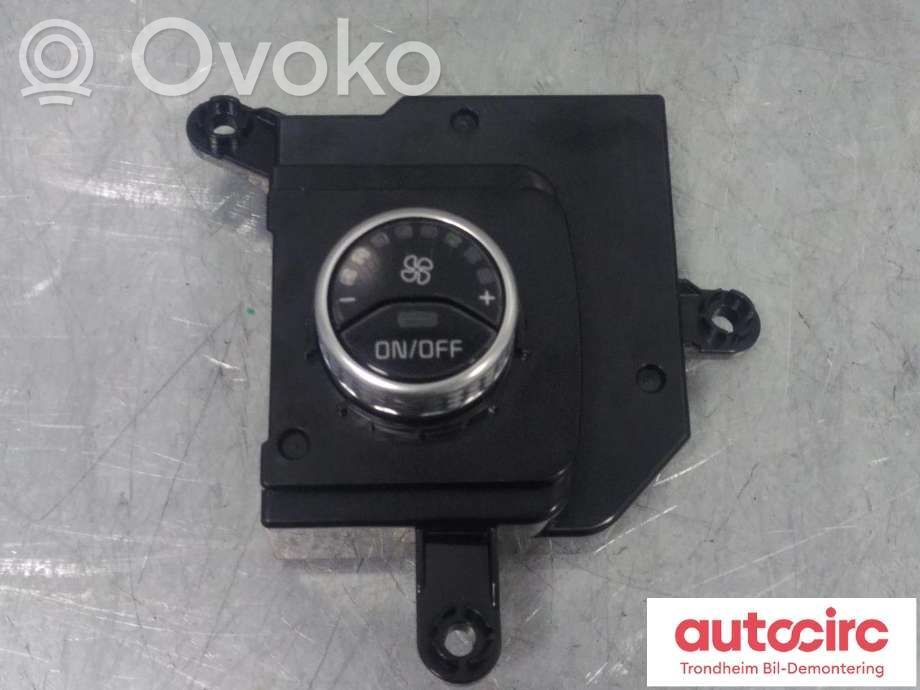 KIA Sorento Climate control unit 