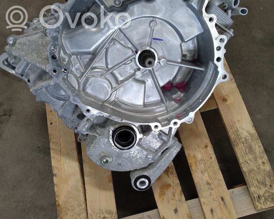 Toyota Yaris XP210 Cutie de viteze automată 