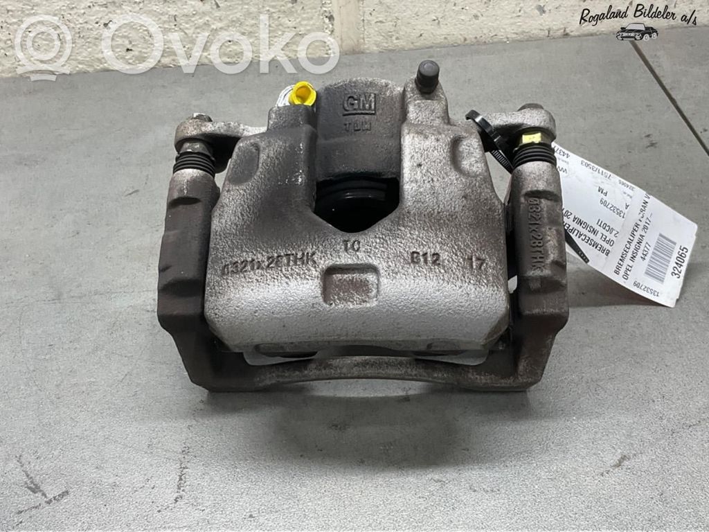 Opel Insignia B Zacisk hamulcowy przedni 