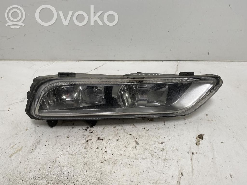 Volkswagen PASSAT B7 Etusumuvalo