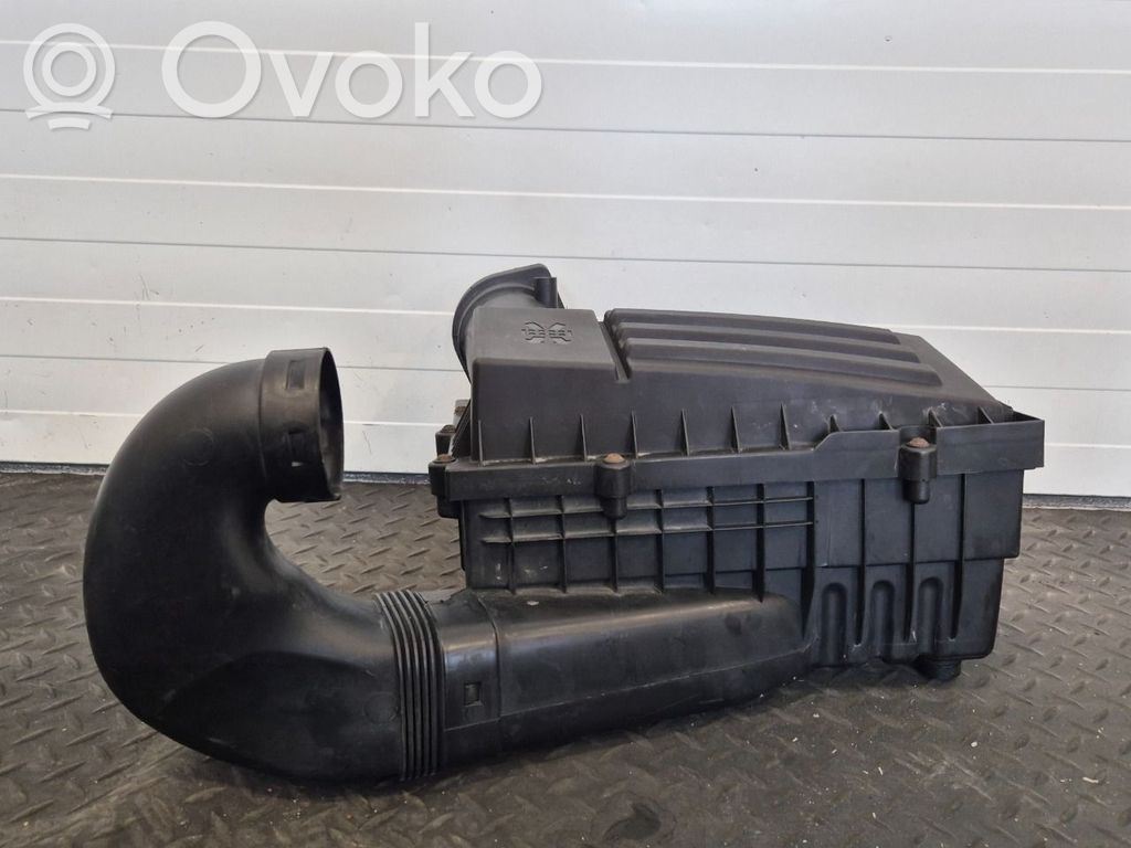 Volkswagen PASSAT B7 Obudowa filtra powietrza 