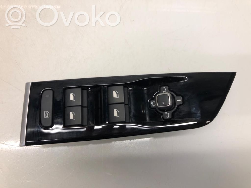 Opel Astra L Electric window control switch 