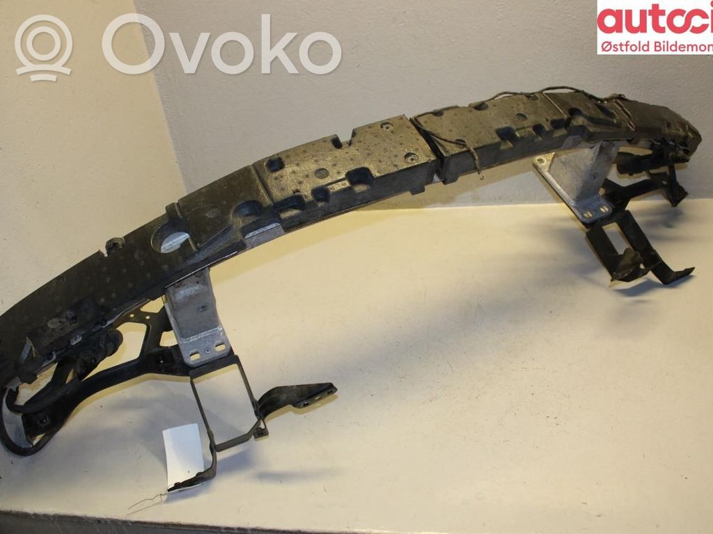 Priekšpusē bampera sastiprinājums   51117178080,51117178080