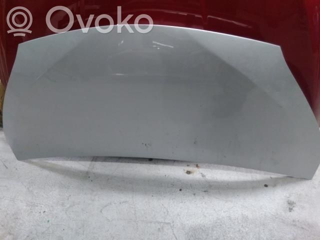 Toyota Verso-S Konepelti