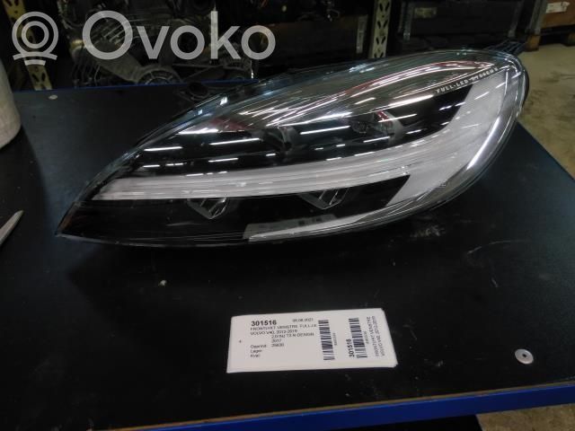 Volvo V40 Lampa przednia 
