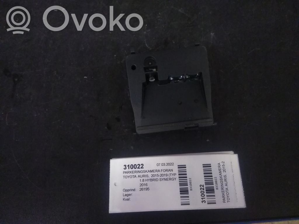 Toyota Auris E180 Supporto anteriore per il sensore di parcheggio (PDC) 
