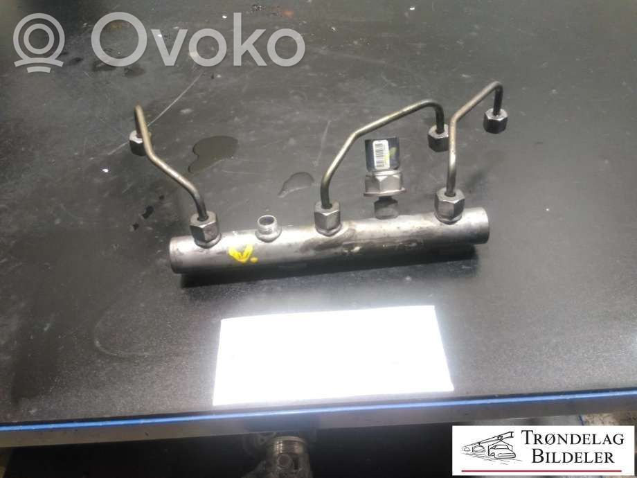 Fuel splitter