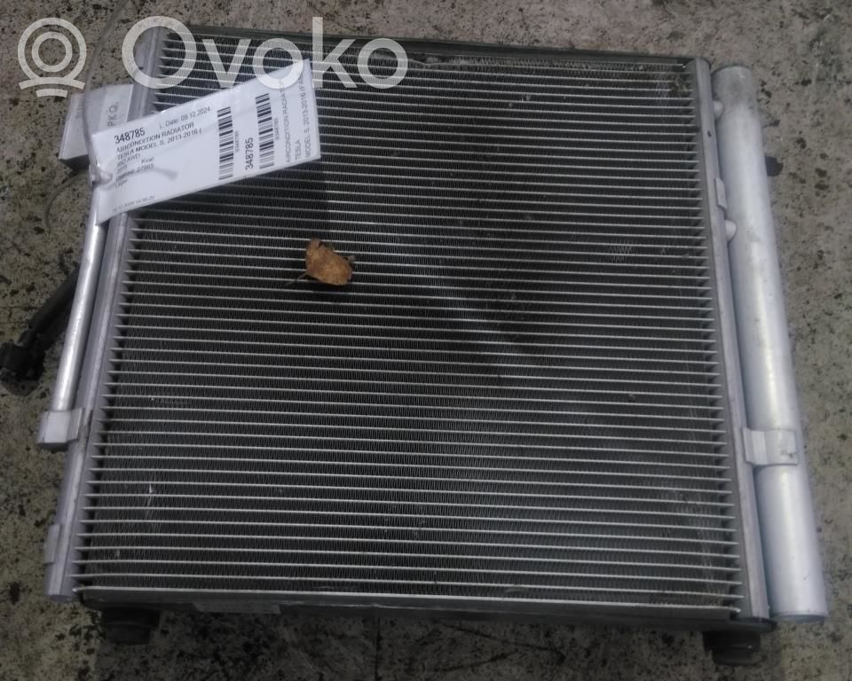 Tesla Model S Aušinimo skysčio radiatorius 