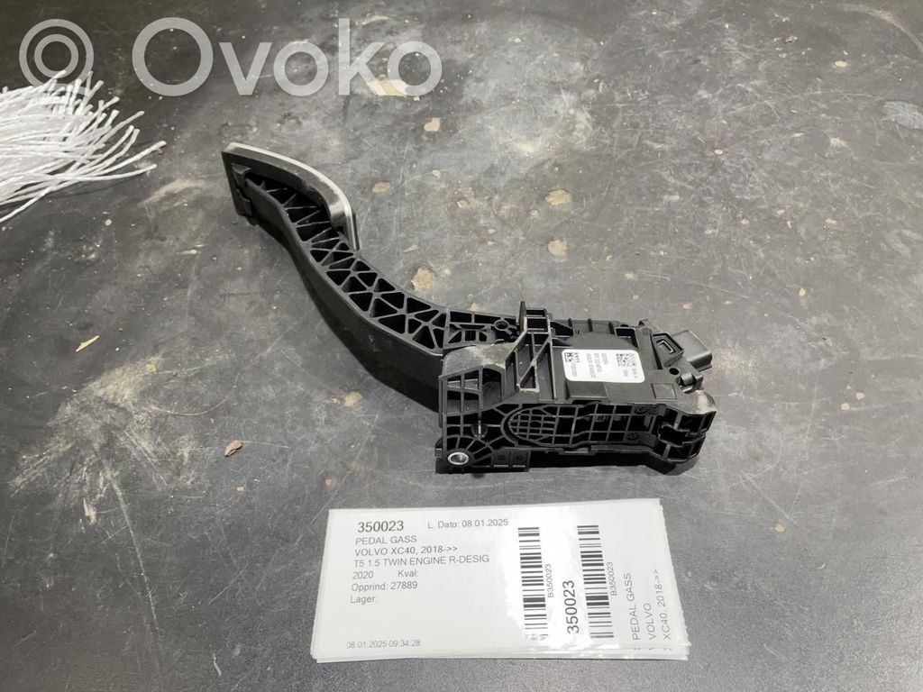 Volvo XC40 Pedał gazu / przyspieszenia 