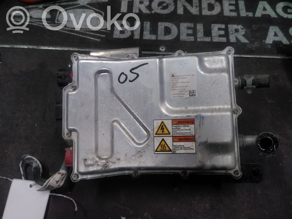 Tesla Model S Convertor-inversor tensiune